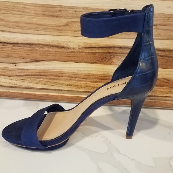 Gianni Bini High Heels Suede Strap Color Blue Size 8.5 - Picture 2 of 15